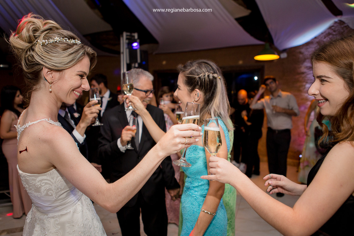 Recepcao recanto VIP guaratingueta Vanessa Buffet decoracao nos rons de rosa flores nobres Regiane Barbosa Fotografia Vale do Paraiba