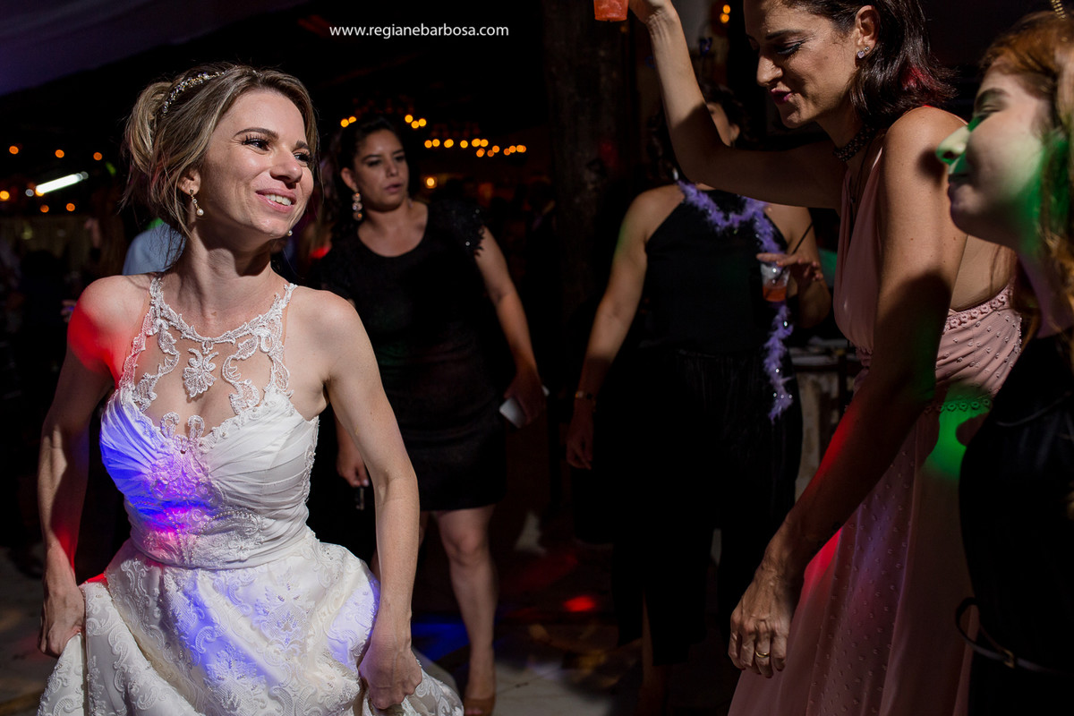 Recepcao recanto VIP guaratingueta Vanessa Buffet decoracao nos rons de rosa flores nobres Regiane Barbosa Fotografia Vale do Paraiba