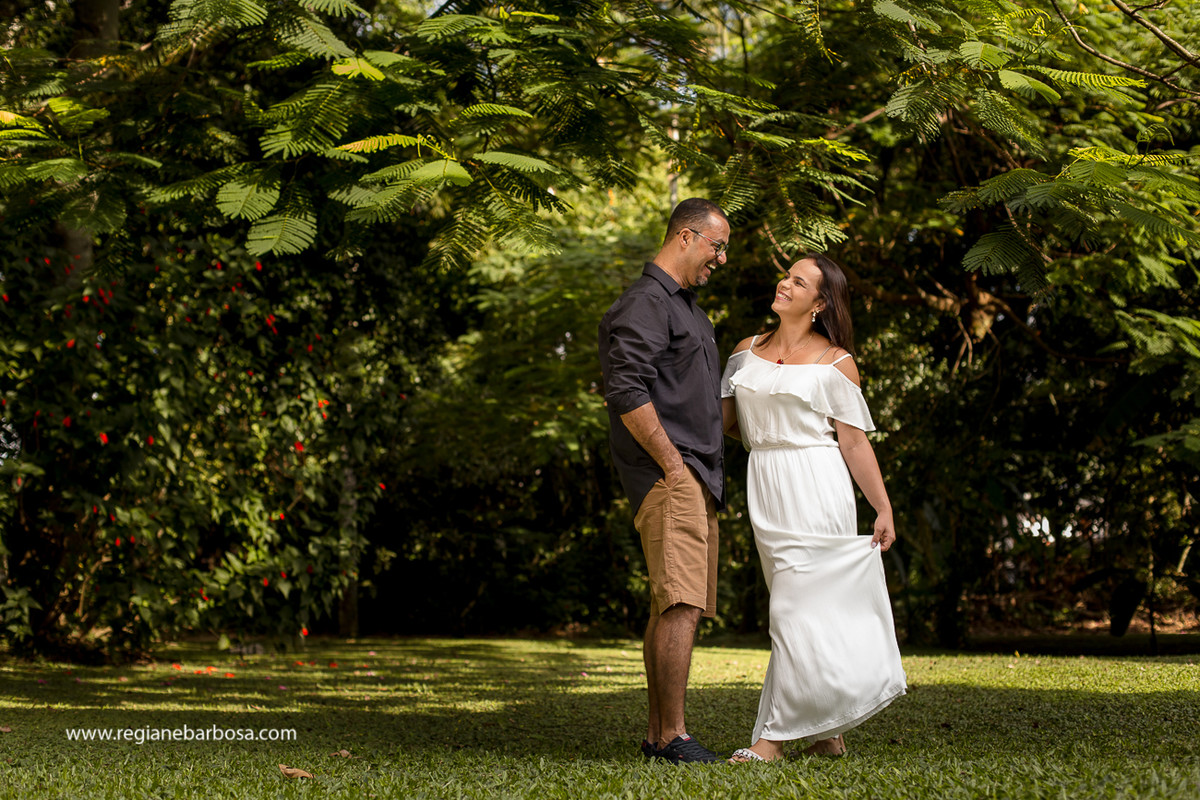 Pousada do Lago Penedo RJ verde fotografia de casal Regiane Barbosa Fotografa de Casamentos