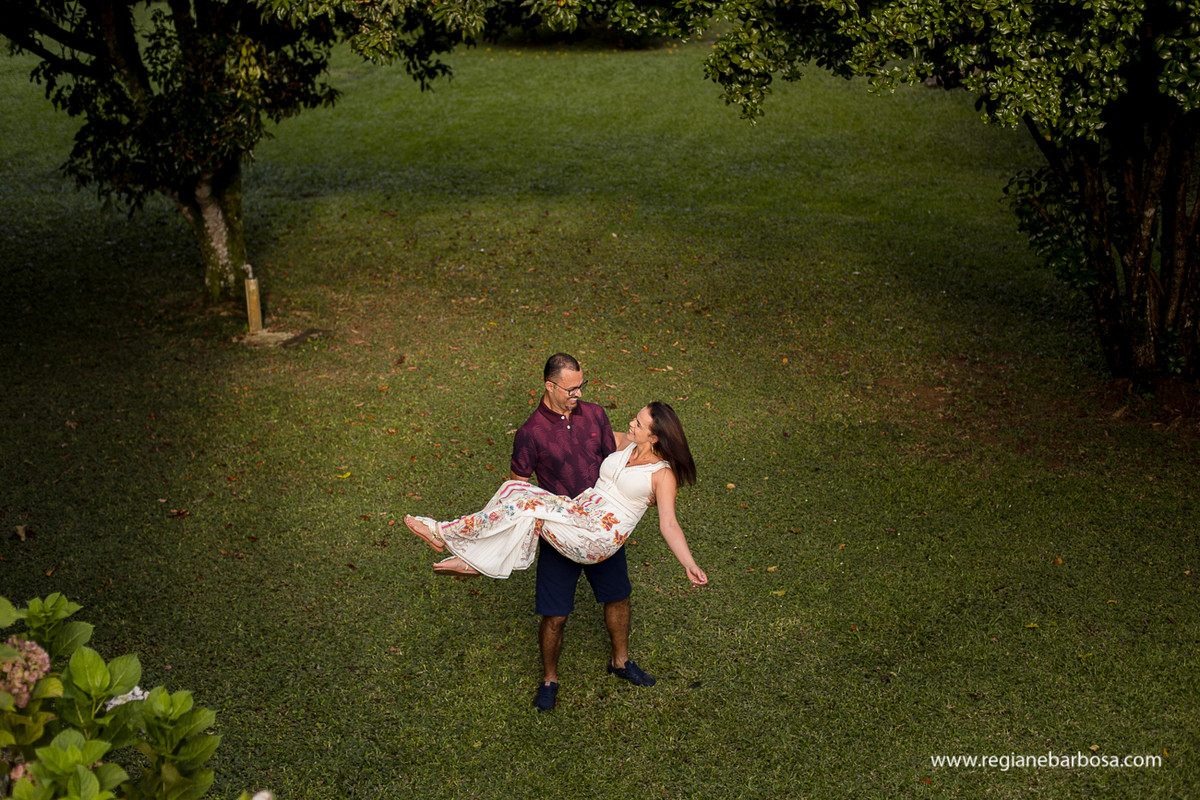 Pousada do Lago Penedo RJ verde fotografia de casal Regiane Barbosa Fotografa de Casamentos