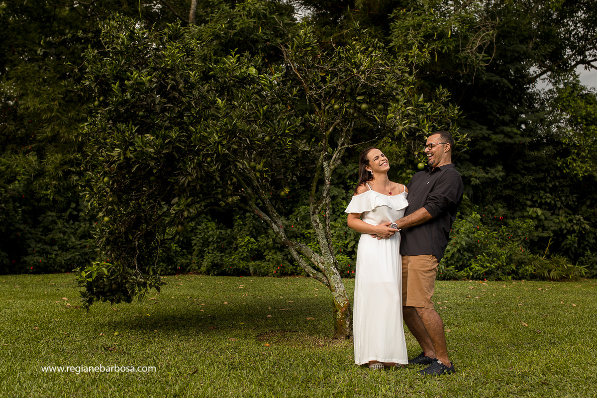 Pousada do Lago Penedo RJ verde fotografia de casal Regiane Barbosa Fotografa de Casamentos