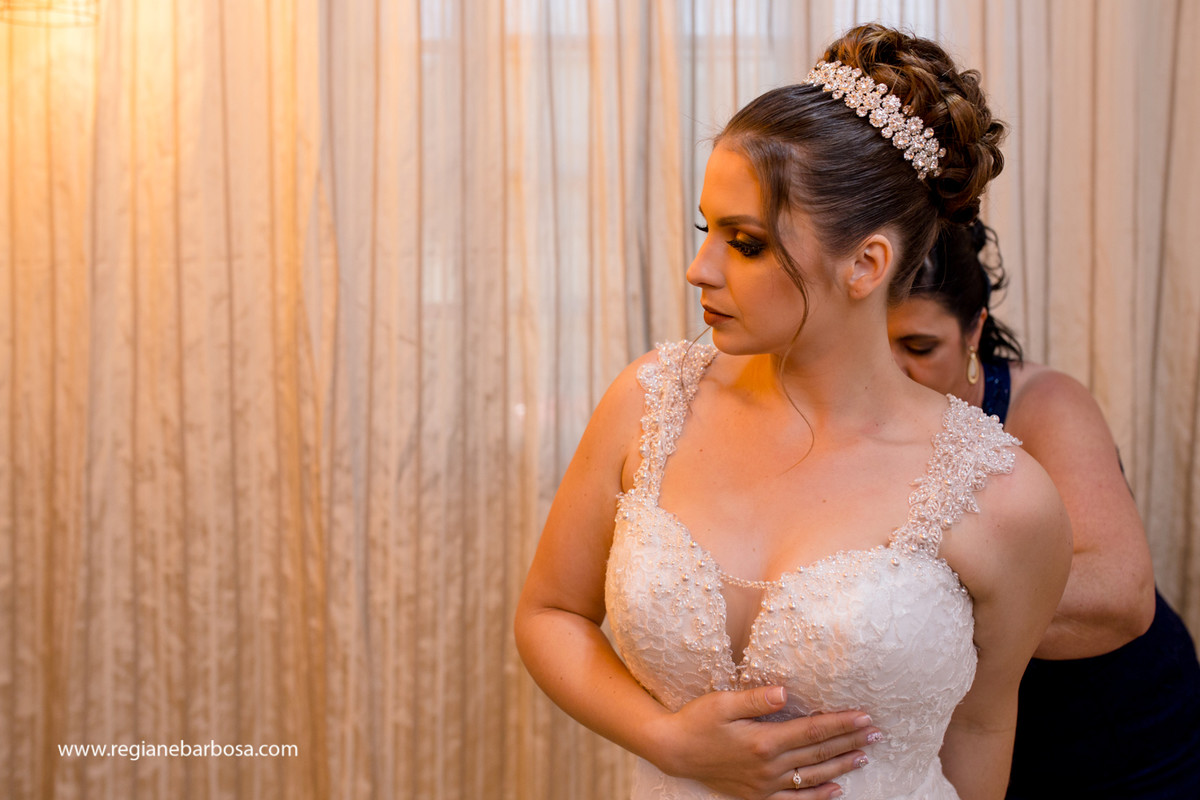 Casamento Igreja Santa Cecilia Cruzeiro SP Festa Hipica Cachoeira Paulista Madrinhas Marsala Danca dos padrinhos Regiane Barbosa Fotografa de Casamentos Vale do Paraiba