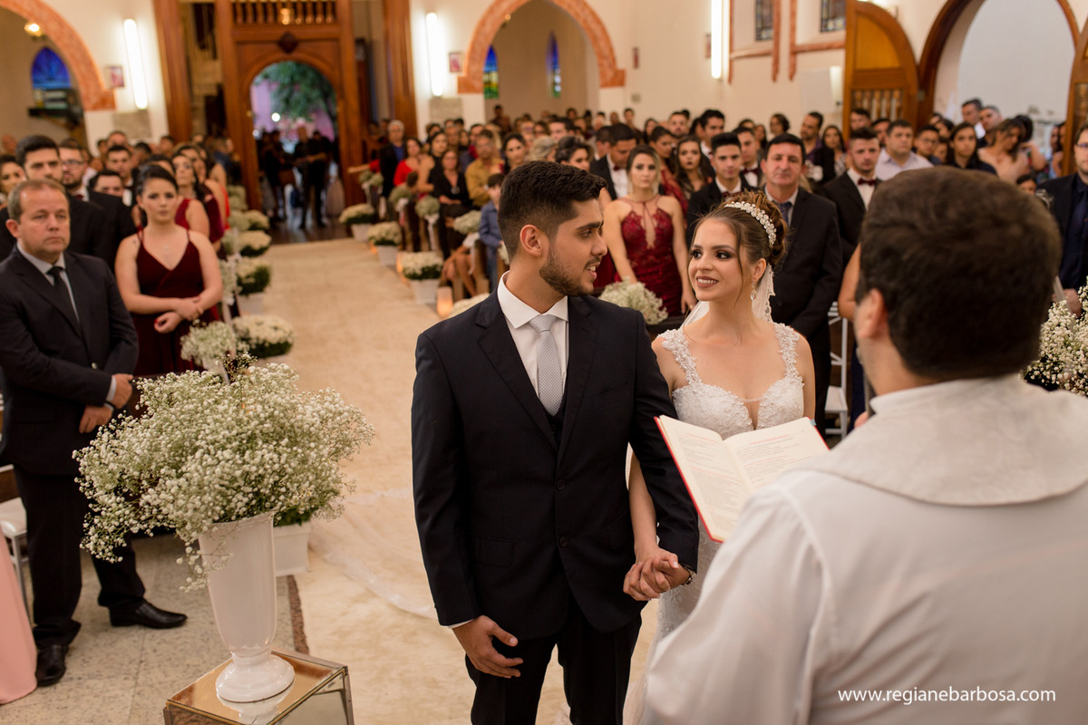 Casamento Igreja Santa Cecilia Cruzeiro SP Festa Hipica Cachoeira Paulista Madrinhas Marsala Danca dos padrinhos Regiane Barbosa Fotografa de Casamentos Vale do Paraiba