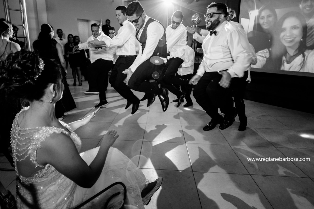 Casamento Igreja Santa Cecilia Cruzeiro SP Festa Hipica Cachoeira Paulista Madrinhas Marsala Danca dos padrinhos Regiane Barbosa Fotografa de Casamentos Vale do Paraiba