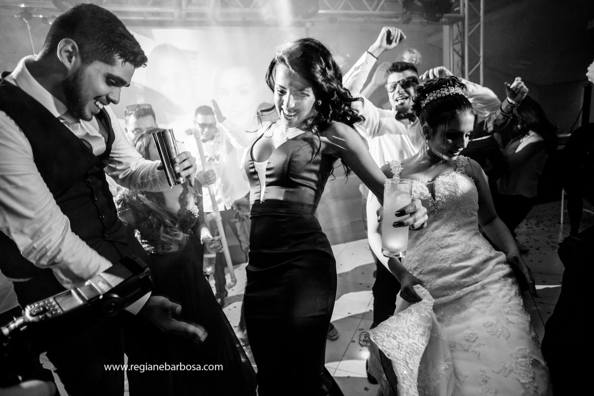 Casamento Igreja Santa Cecilia Cruzeiro SP Festa Hipica Cachoeira Paulista Madrinhas Marsala Danca dos padrinhos Regiane Barbosa Fotografa de Casamentos Vale do Paraiba