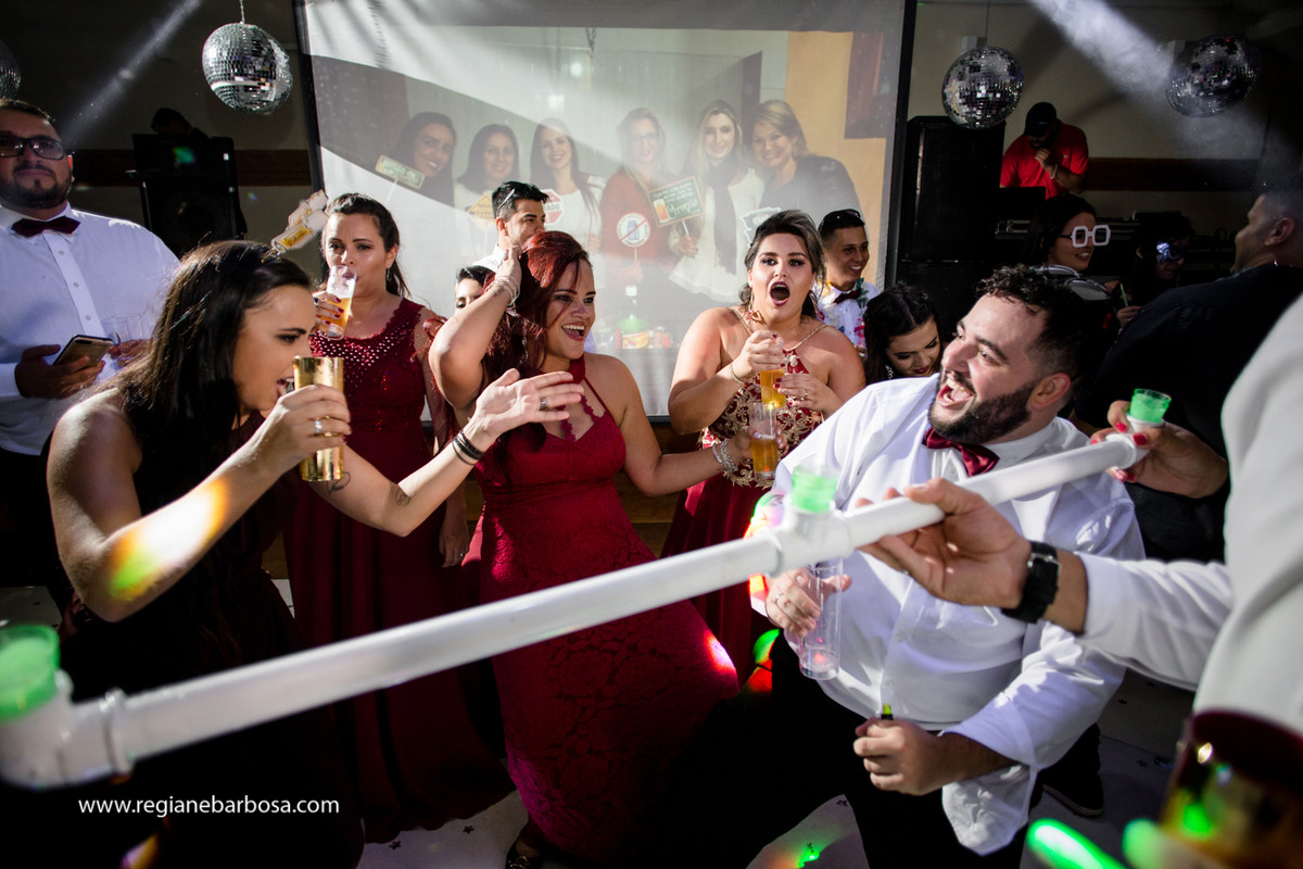 Casamento Igreja Santa Cecilia Cruzeiro SP Festa Hipica Cachoeira Paulista Madrinhas Marsala Danca dos padrinhos Regiane Barbosa Fotografa de Casamentos Vale do Paraiba