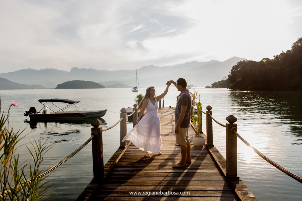 Fotografia de Casal Paraty RJ Regiane Barbosa Fotografa de Casamentos Vale do Paraiba