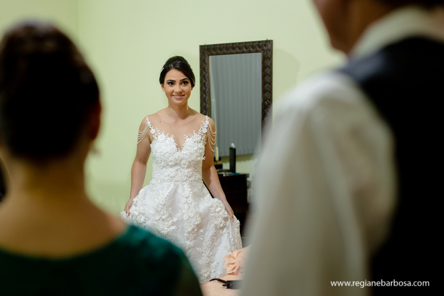 Noiva pronta frente aos pais