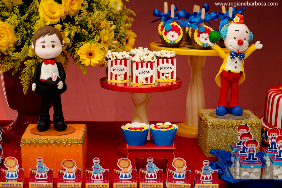festa de 1 ano circo vermelho azul e amarelo