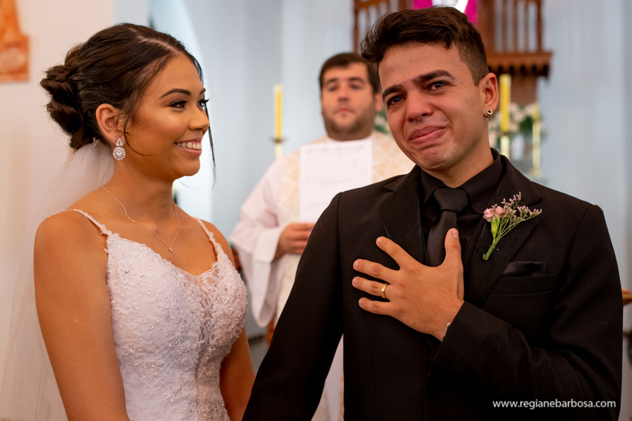 noivo emocionado com a entrada das avos