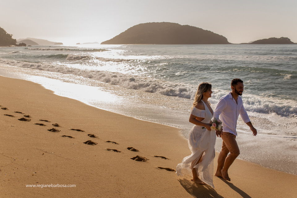 Ensaio pre casamento ubatuba praia do prumirim 