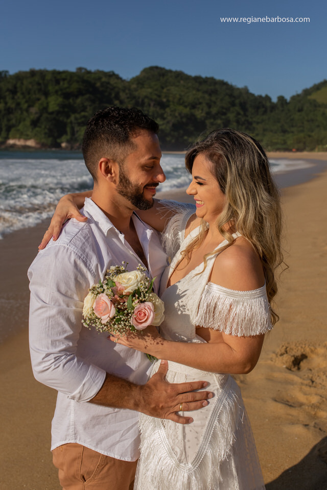 Ensaio pre casamento ubatuba praia do prumirim 