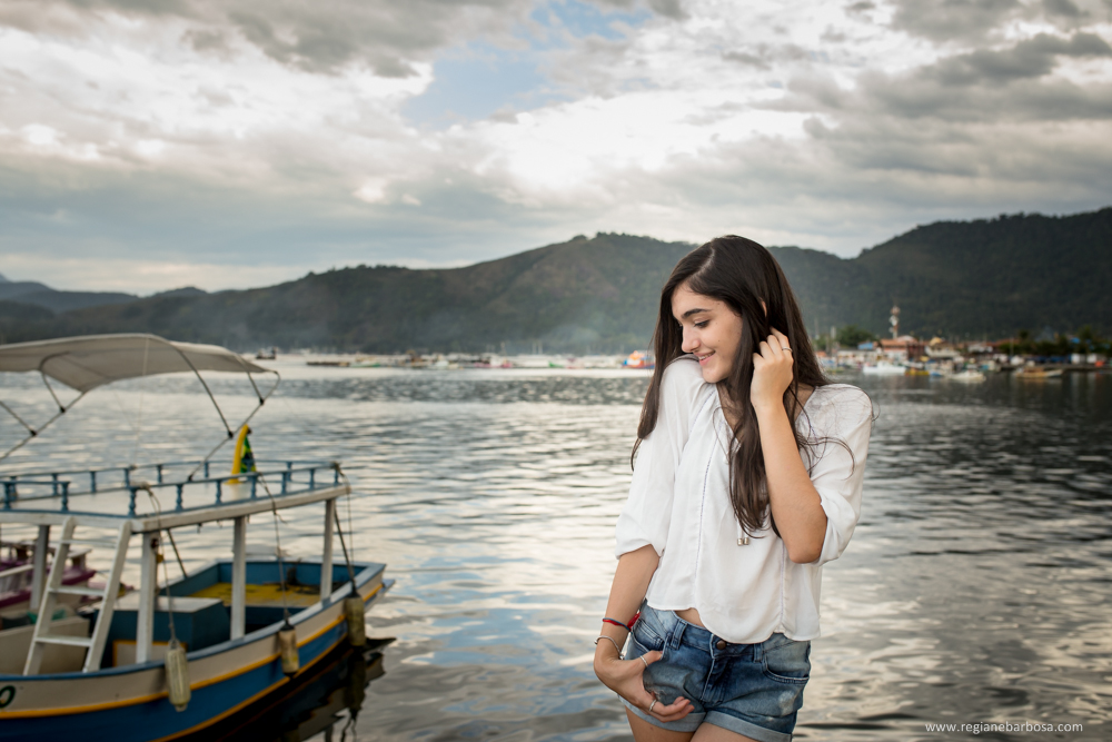 Ensaio em Paraty RJ dia de semana tranquilo pelas ruas do centro historico cores vibrantes e muita espontaneidade.