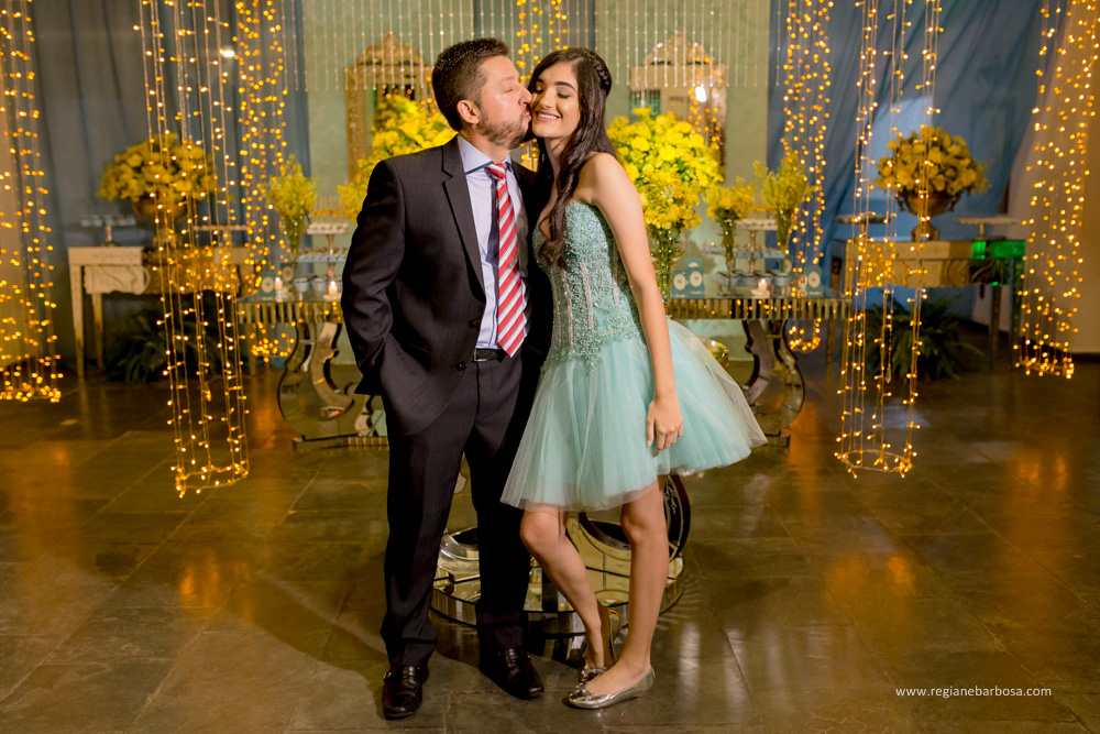 Debutante decoração azul tiffany e amarelo moveis espelhados de bom gosto pousada flor da serra cruzeiro sp regiane barbosa fotografia