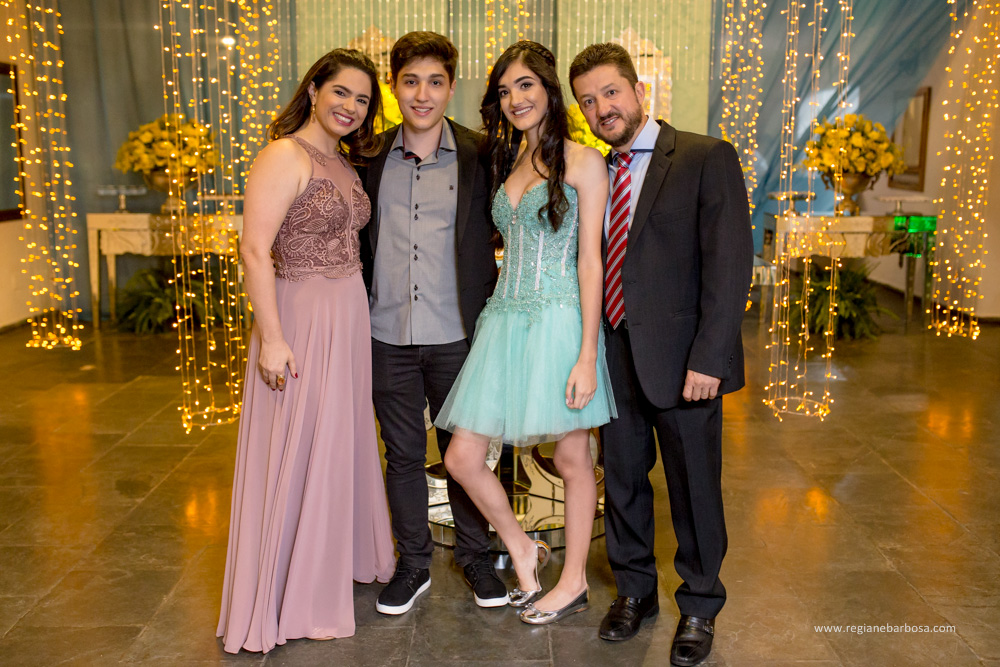 Debutante decoração azul tiffany e amarelo moveis espelhados de bom gosto pousada flor da serra cruzeiro sp regiane barbosa fotografia