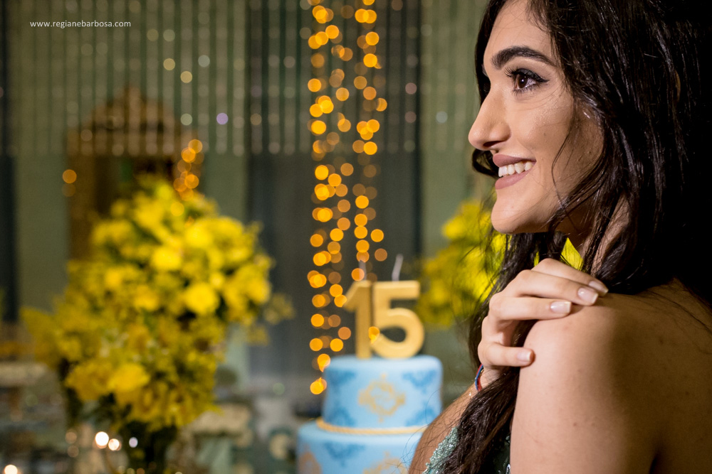 Debutante decoração azul tiffany e amarelo moveis espelhados de bom gosto pousada flor da serra cruzeiro sp regiane barbosa fotografia