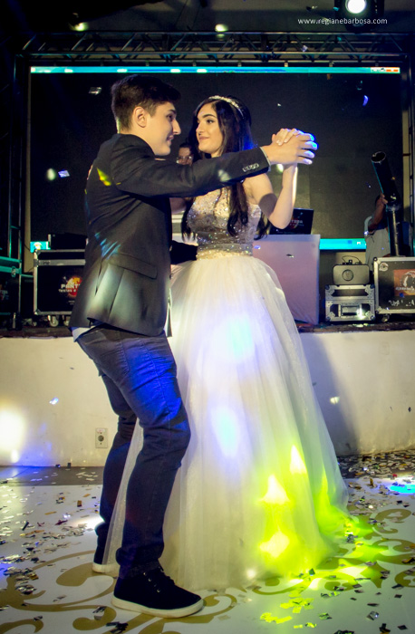 Debutante decoração azul tiffany e amarelo moveis espelhados de bom gosto pousada flor da serra cruzeiro sp regiane barbosa fotografia