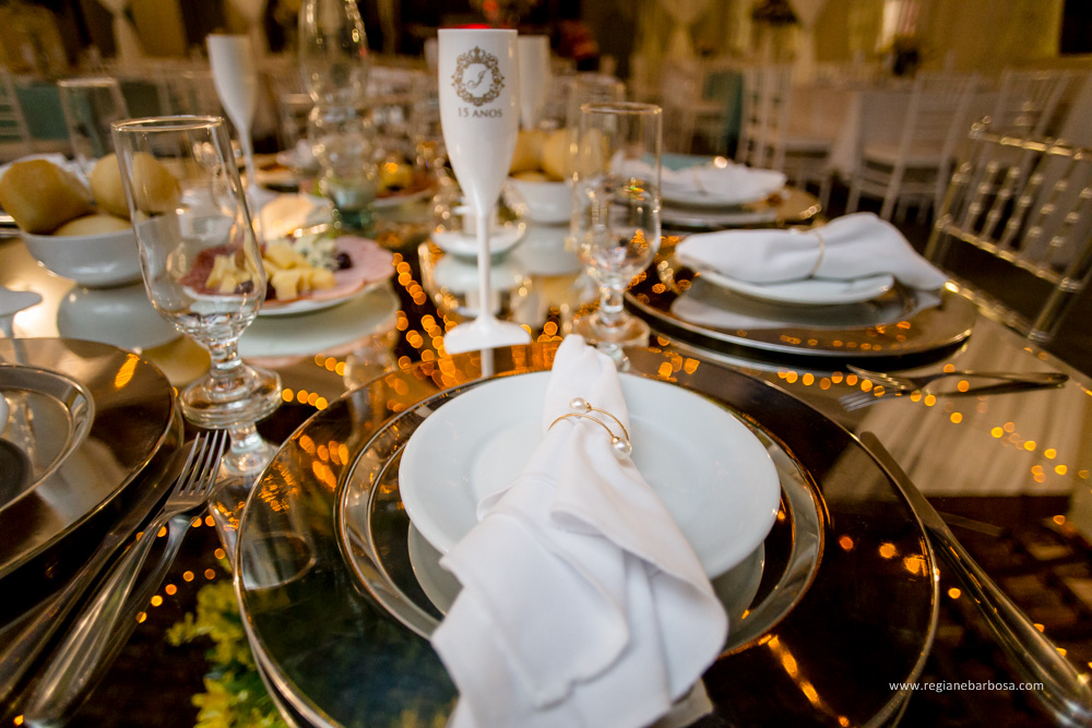 Debutante decoração azul tiffany e amarelo moveis espelhados de bom gosto pousada flor da serra cruzeiro sp regiane barbosa fotografia