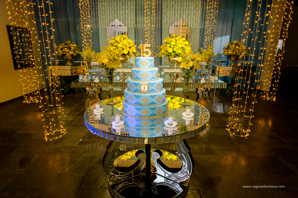 Debutante decoração azul tiffany e amarelo moveis espelhados de bom gosto pousada flor da serra cruzeiro sp regiane barbosa fotografia
