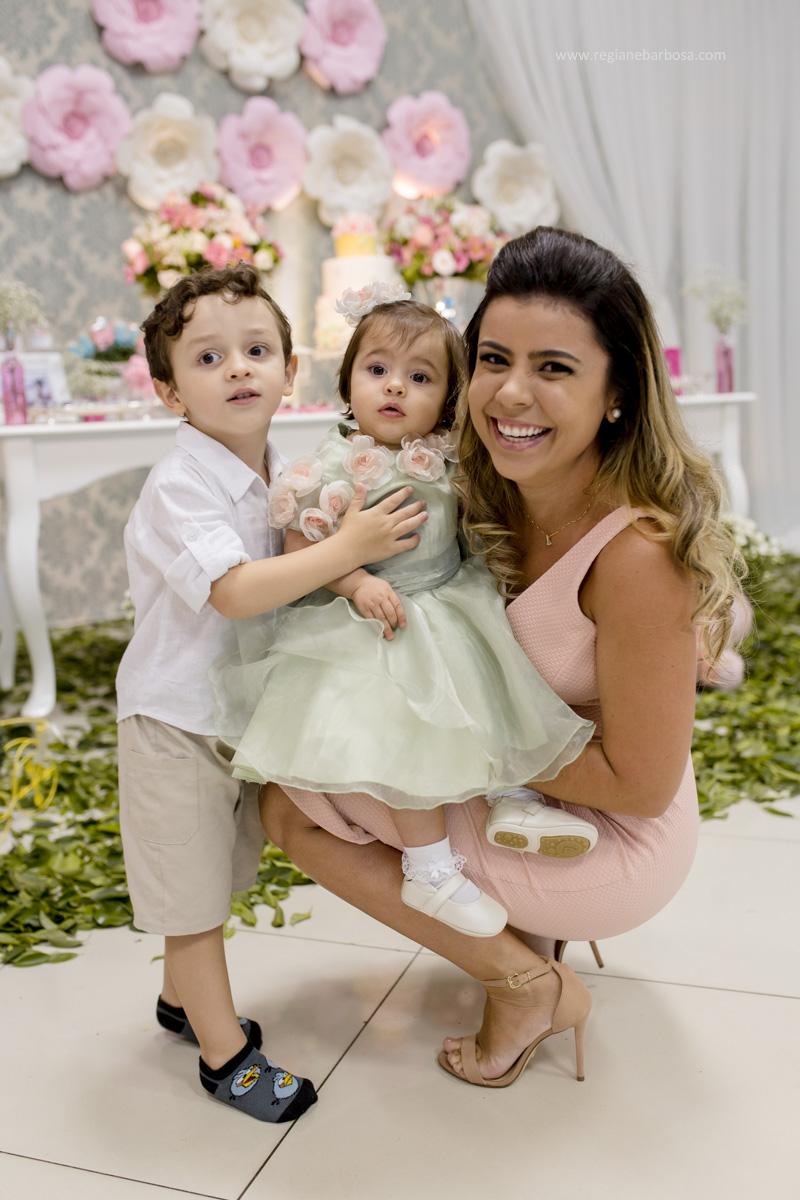 Aniversario de 1 Ano Jardim de Luxo Cores rosa azul amarelo verde tom pastel Fabrica de Sonhos Cruzeiro SP Regiane Barbosa Fotografia