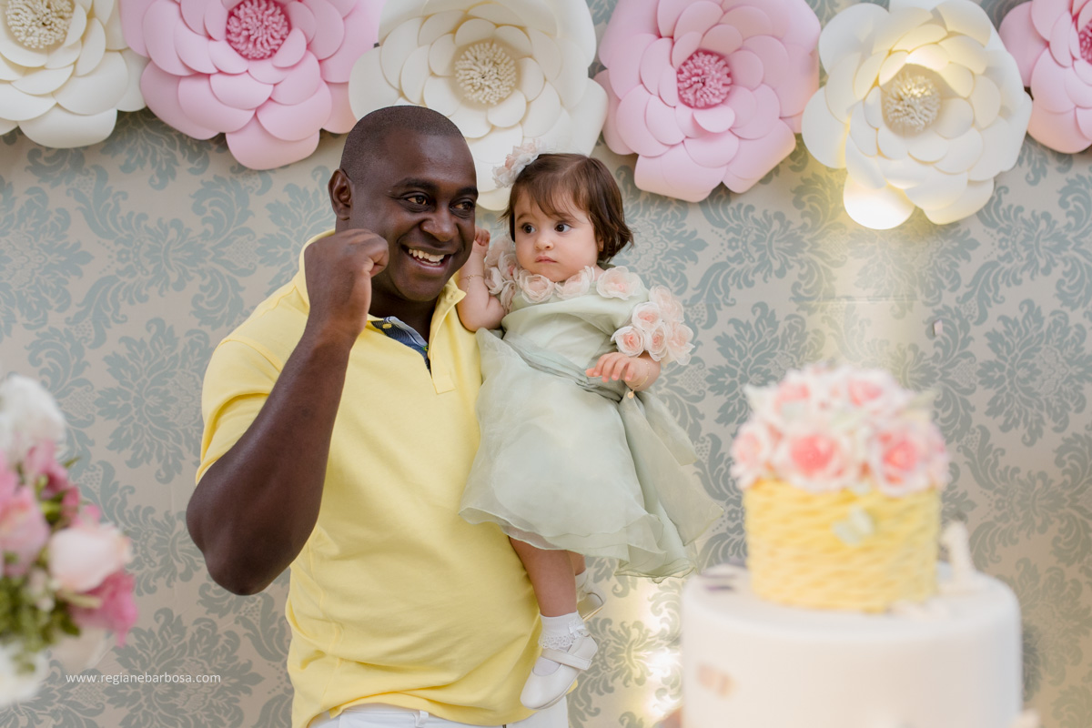 Aniversario de 1 Ano Jardim de Luxo Cores rosa azul amarelo verde tom pastel Fabrica de Sonhos Cruzeiro SP Regiane Barbosa Fotografia