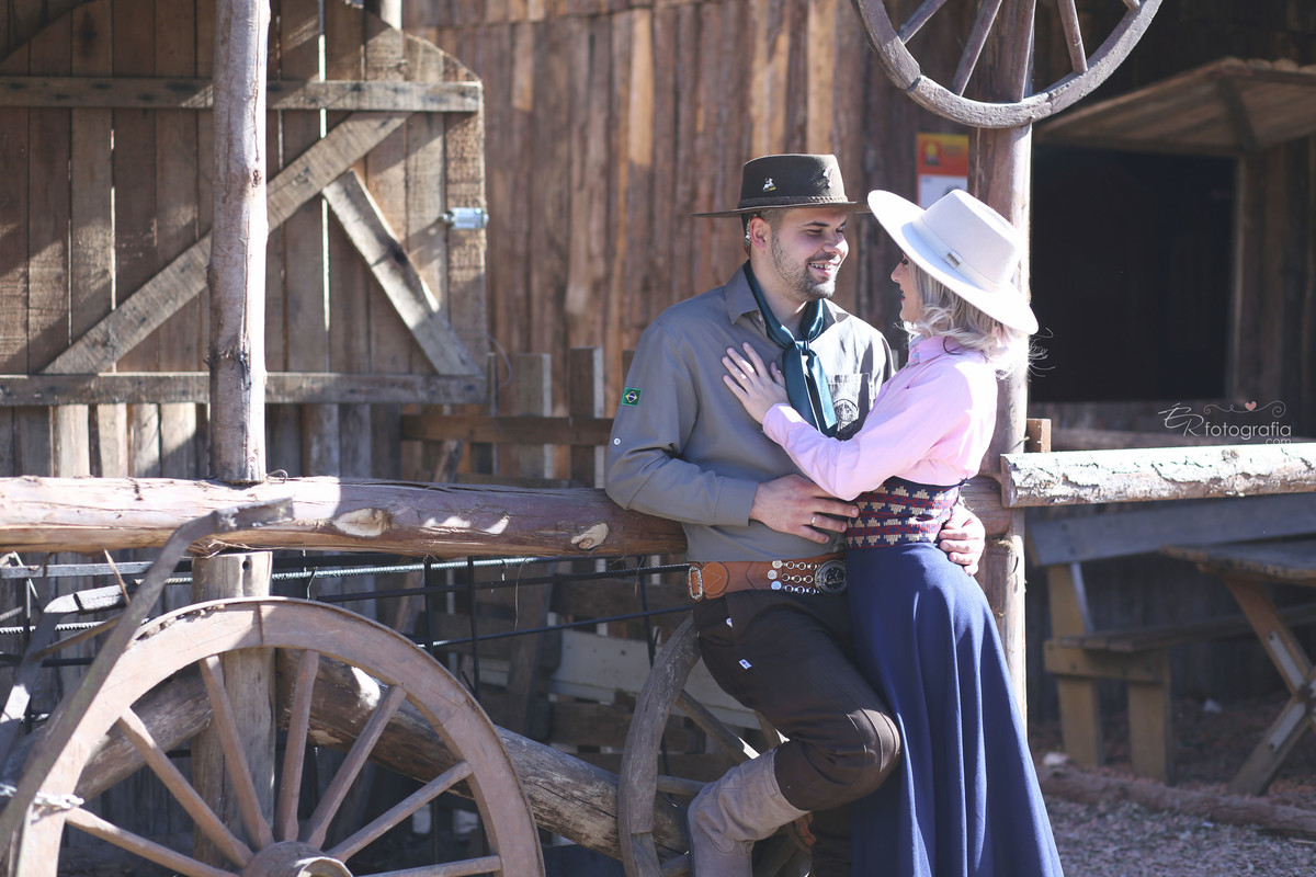 acampamento farroupilha - gauchos - casal - érick e paula