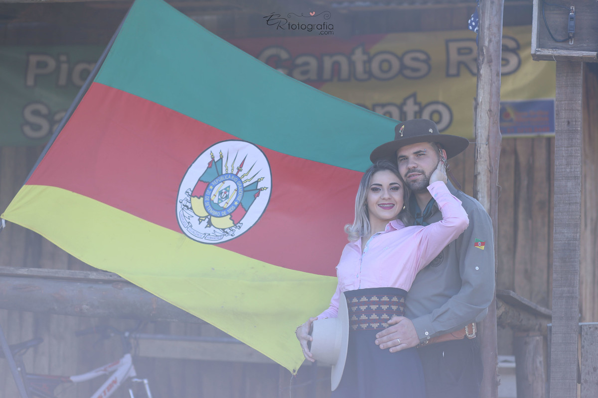 acampamento farroupilha - gauchos - casal - érick e paula