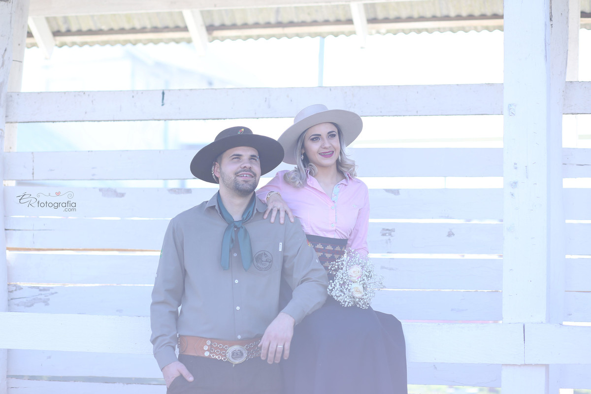 acampamento farroupilha - gauchos - casal - érick e paula