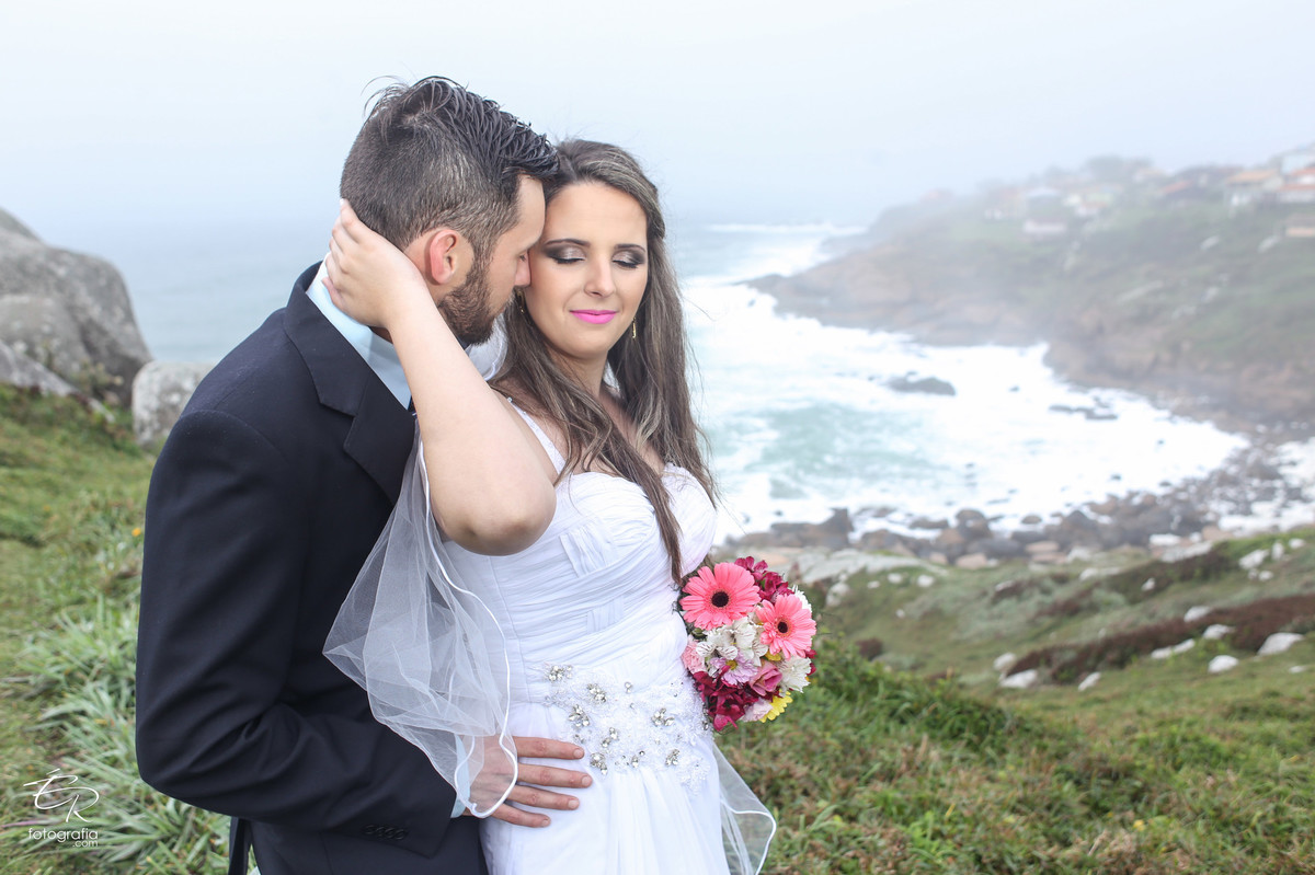 Praia - Santa Catarina - Trash the dress - Vinicius e Greice