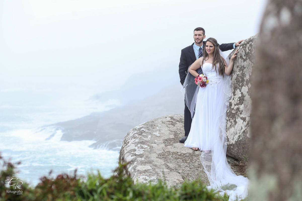 Praia - Santa Catarina - Trash the dress - Vinicius e Greice
