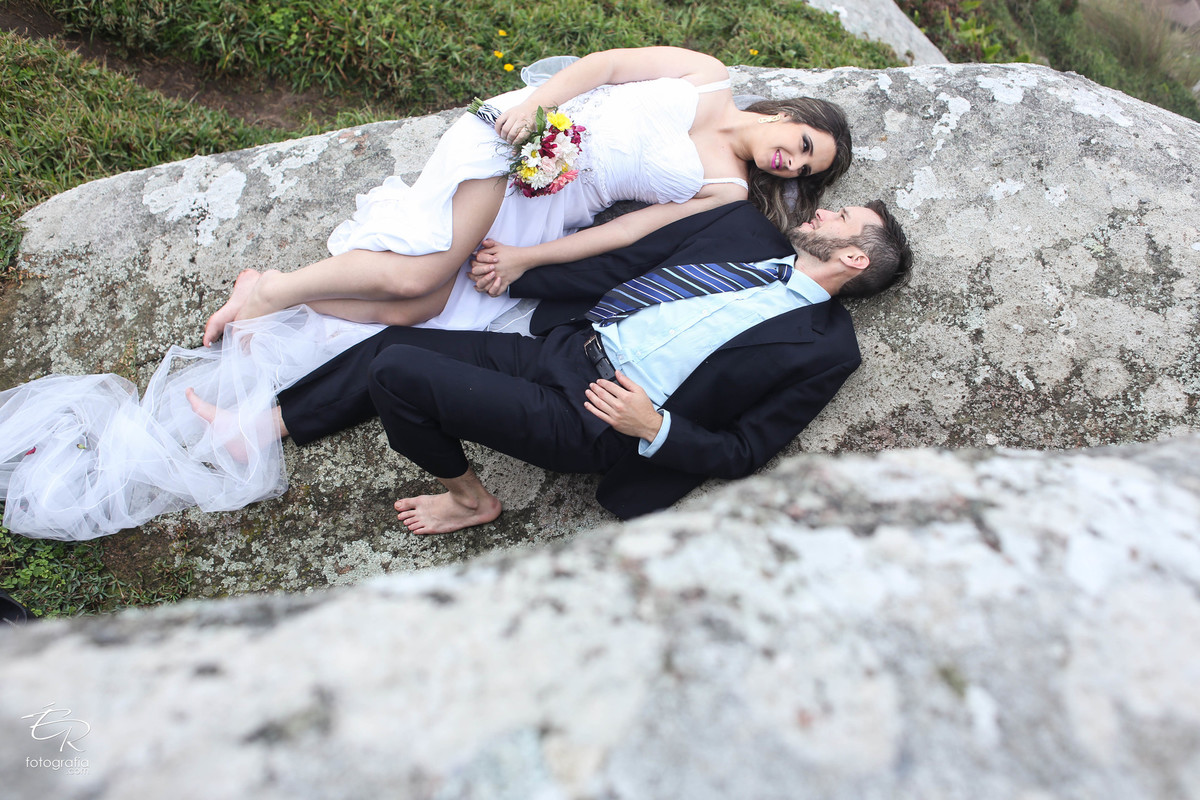 Praia - Santa Catarina - Trash the dress - Vinicius e Greice