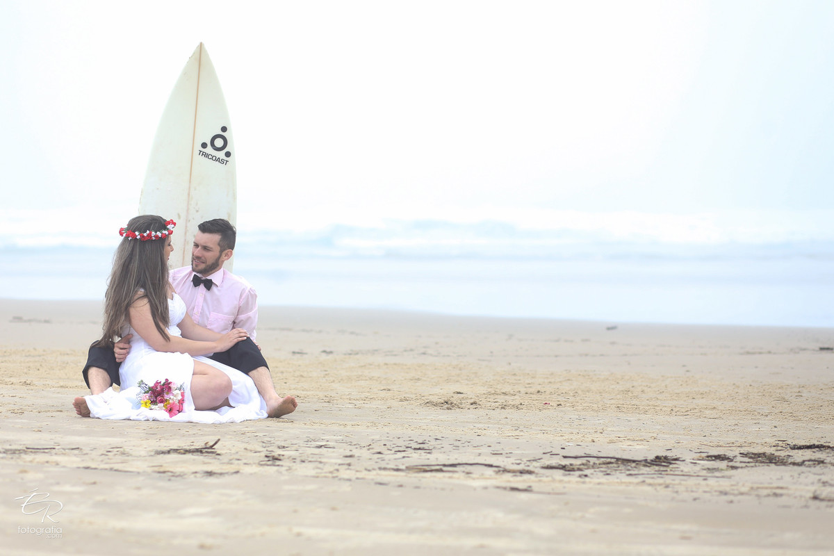 Praia - Santa Catarina - Trash the dress - Vinicius e Greice