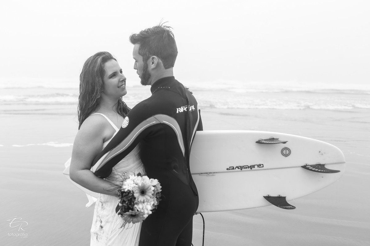 Praia - Santa Catarina - Trash the dress - Vinicius e Greice