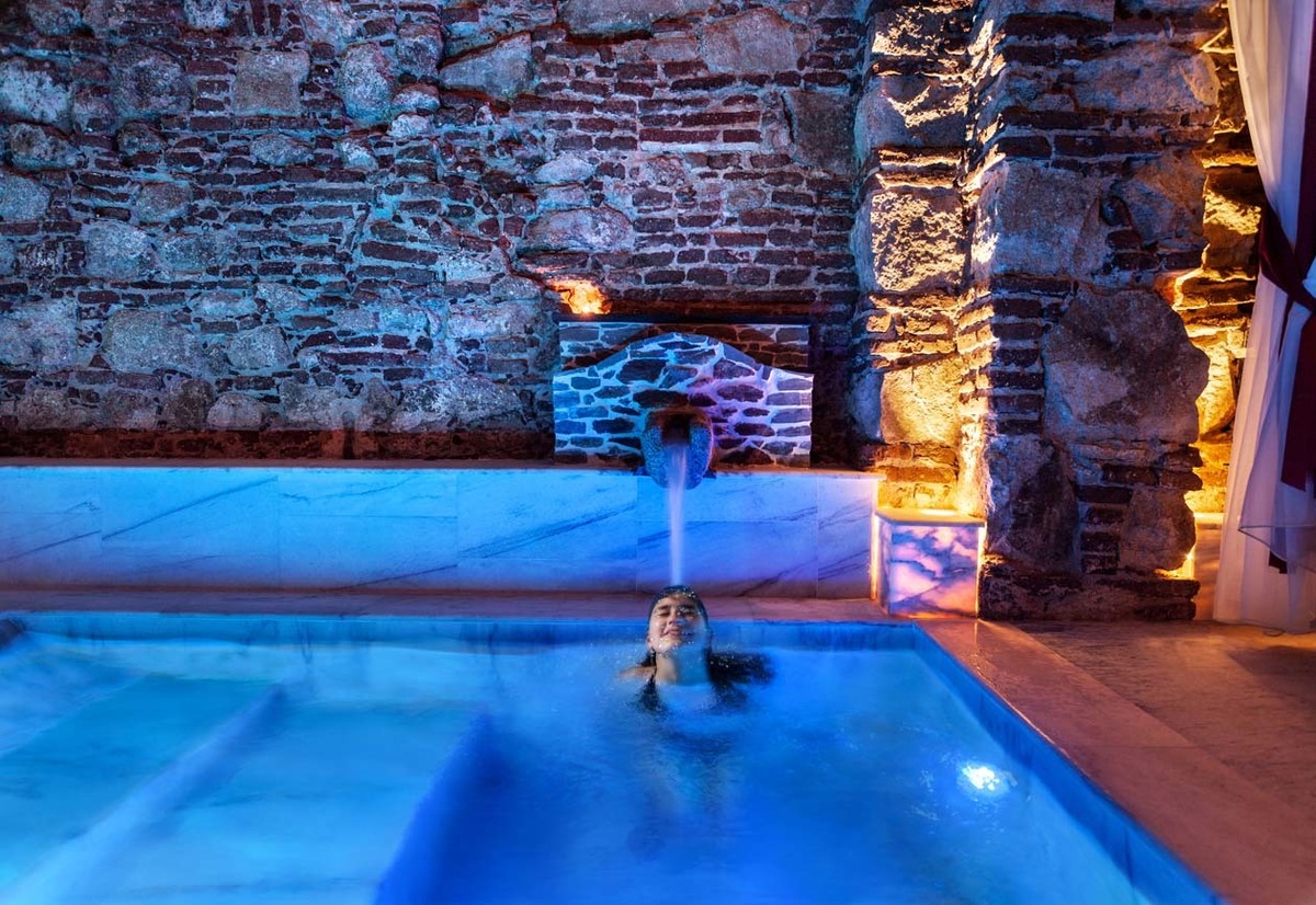 In acqua Veritas, banhos romanos, Évora SPA, piscina interior, Massagens