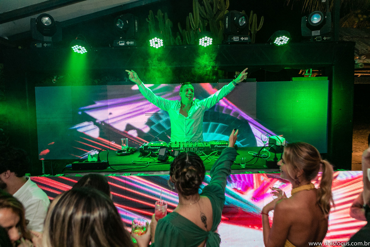 Casamento em Búzios -  RJ | Praia da Tartaruga | Ana e Bernardo.