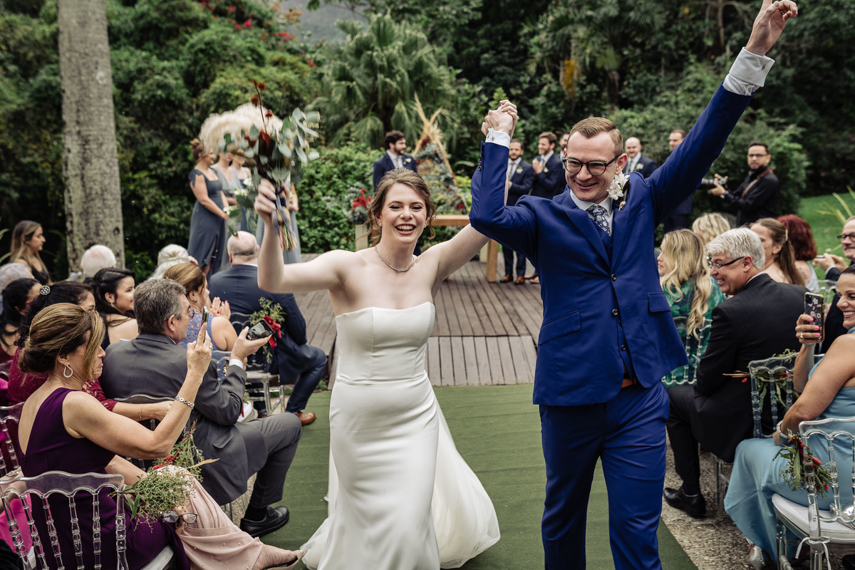 Casamento ao ar livre na Villa Riso | Tati e  Tyler | Fotografia de Casamento - RJ. Mais um Lindo casamento, e olha que ao longo desses anos já fotografamos mais de 300 casamentos, somos os fotógrafos de casamento mais abençoados do Rio de Janeiro.