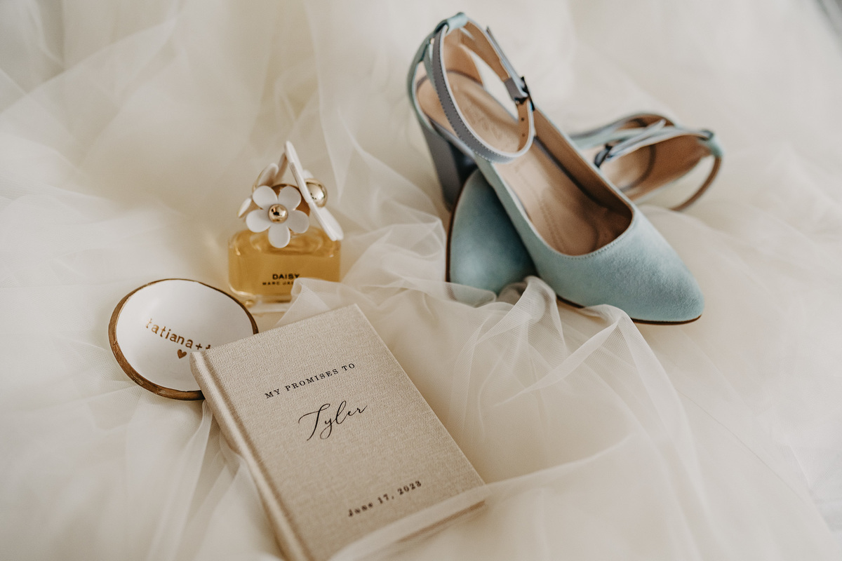 Casamento ao ar livre na Villa Riso | Tati e  Tyler | Fotografia de Casamento - RJ. Mais um Lindo casamento, e olha que ao longo desses anos já fotografamos mais de 300 casamentos, somos os fotógrafos de casamento mais abençoados do Rio de Janeiro.