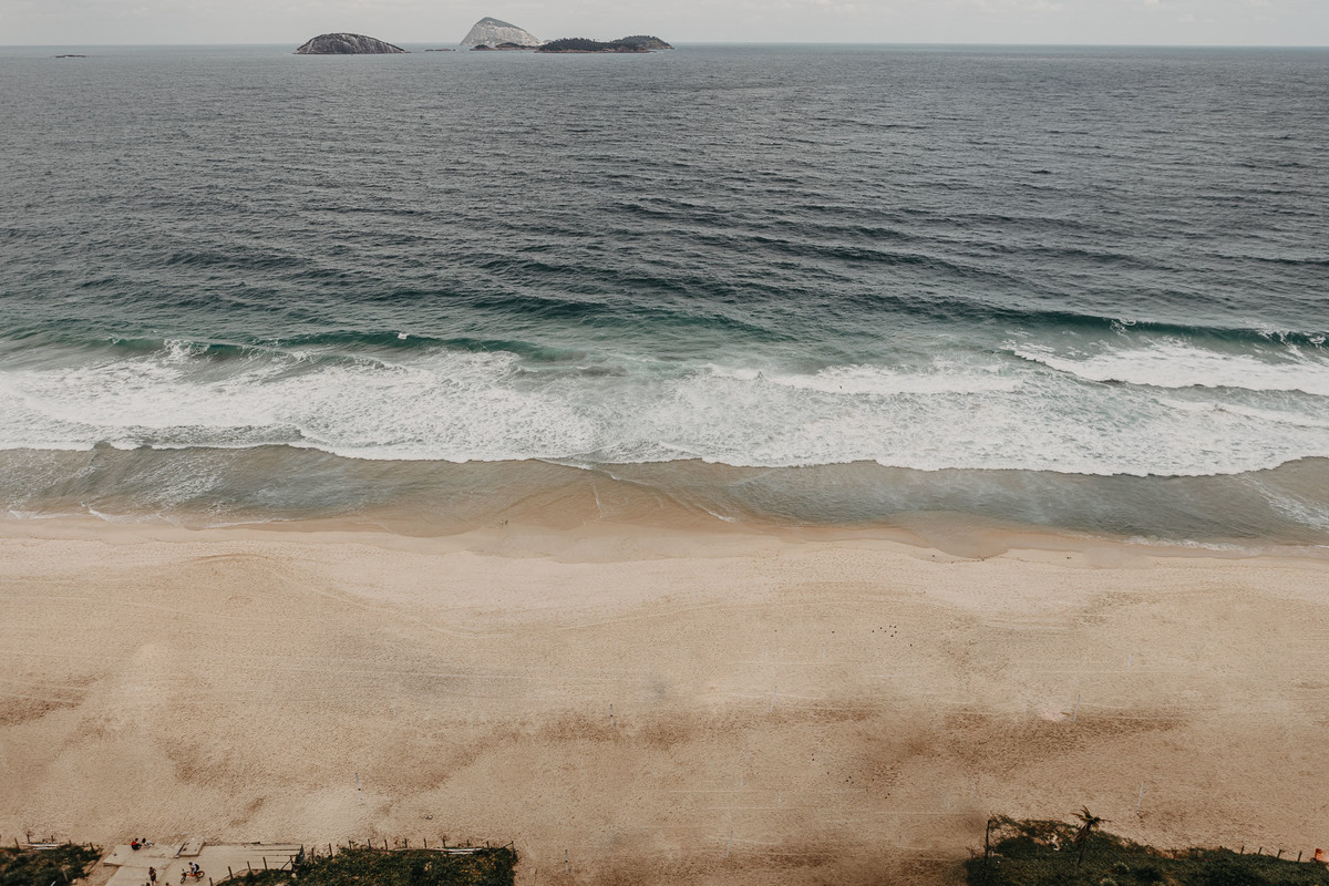 Casamento ao ar livre na  Villa Riso | Tati & Tyler | FotograCasamento ao ar livre na Villa Riso | Tati e  Tyler | Fotografia de Casamento - RJ. Mais um Lindo casamento, e olha que ao longo desses anos já fotograffia de Casamento - RJ - Making of da Noiva