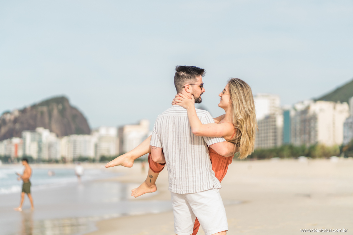 Fotografia de de casamento - Pré wedding - Ensaio urbano - Copacabana - Fotógrafo RJ - Ensaio fotográfico em Copacabana  
