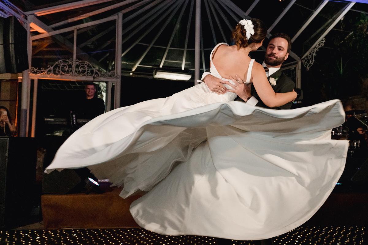 noiva-girando-vestido-danca-casamento.jpg