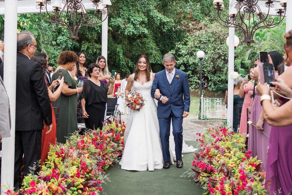 entrada-noiva-pai-cerimonia-casamento.jpg