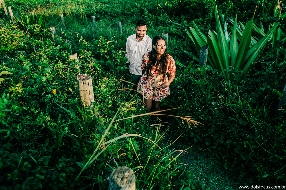 Dois focus - Fotografia RJ - Ensaio pré casamento - Pré wedding - Fotografia de casamento RJ - Ensaio Casal - Ensaio de noivos - Rio de Janeiro - Ensaio pré casamento Letícia e natanael - Ensaio em grumari - Fim de tarde em grumari - Ensaio em grumari.