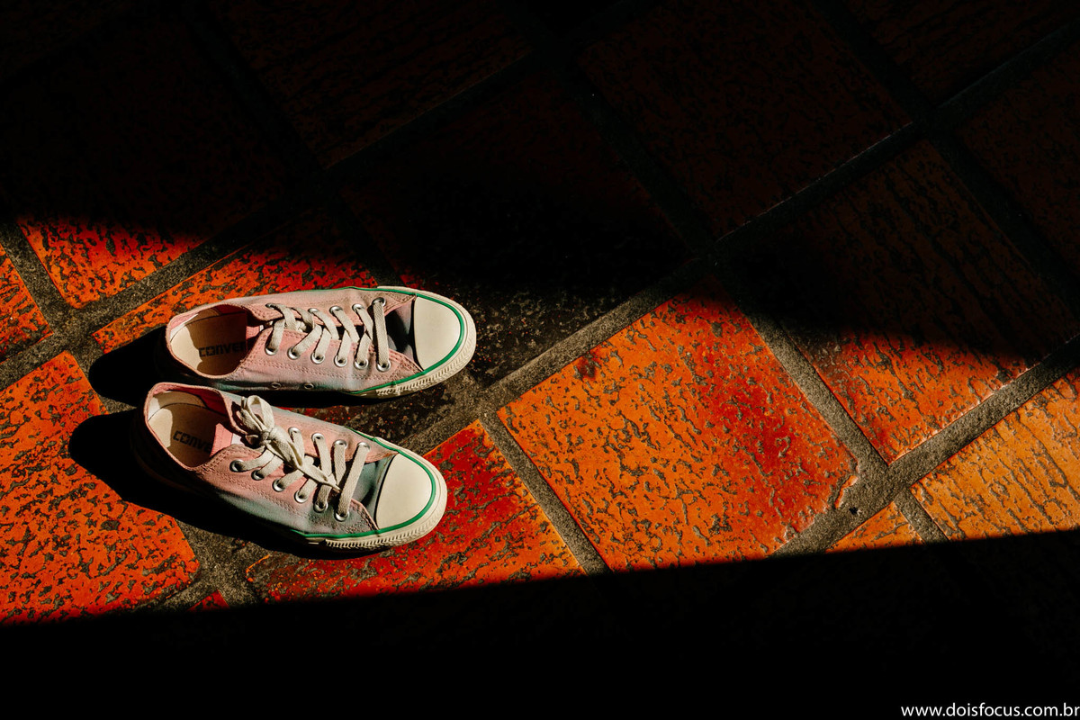 Fotografia  RJ -  Fotógrafo de Casamento - Casamento Juliana e Gabriel - Dois Focus Fotografia de Casamento - Making of noiva - Fotografia de casamento - Sapato da noiva.