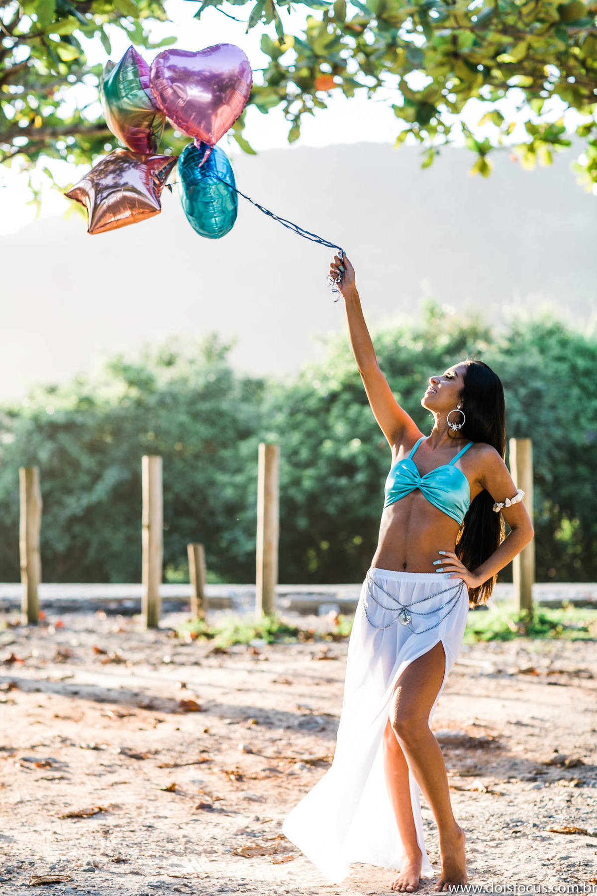 Ensaio 15 anos em Grumari - ensaio debutante na prafia - fotografia de 15 anos.