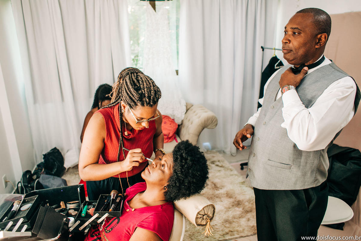 Making of da noiva com amigos e familiares 