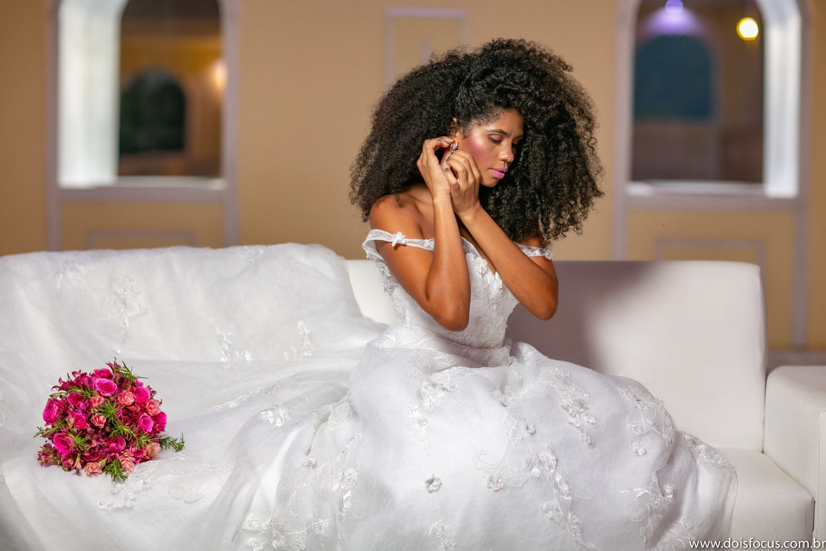 #mansaorosa #noivascariocas #casamento #noivasdobrasil #noivasp #noivario #fotografodecasamento #fotosdecasamento #noivas2020 #noivas2019 #casamentorj #noivasrio #vestidodecasamento #riodejaneiro #lapisdenoiva #vestidodenoiva #penteadosparanoivas 