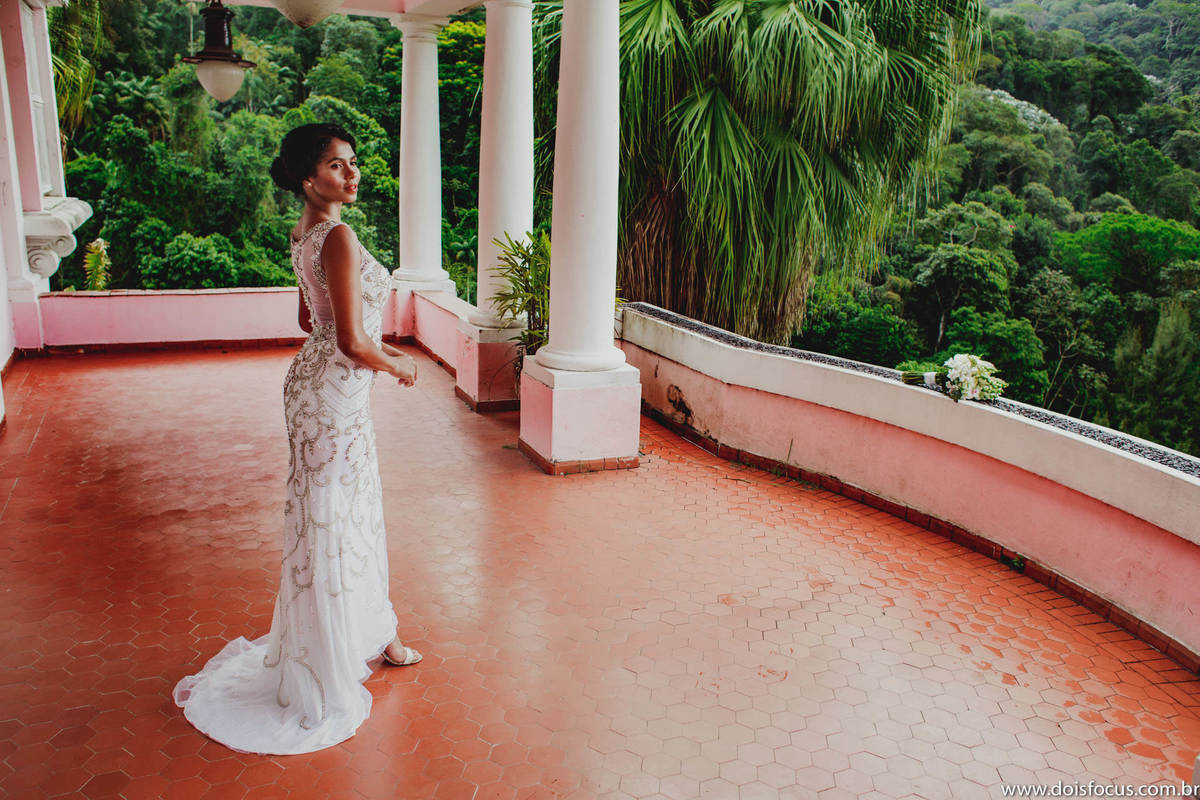 #mansaorosa #noivascariocas #casamento #noivasdobrasil #noivasp #noivario #fotografodecasamento #fotosdecasamento #noivas2020 #noivas2019 #casamentorj #noivasrio #vestidodecasamento #riodejaneiro #lapisdenoiva #vestidodenoiva #penteadosparanoivas 