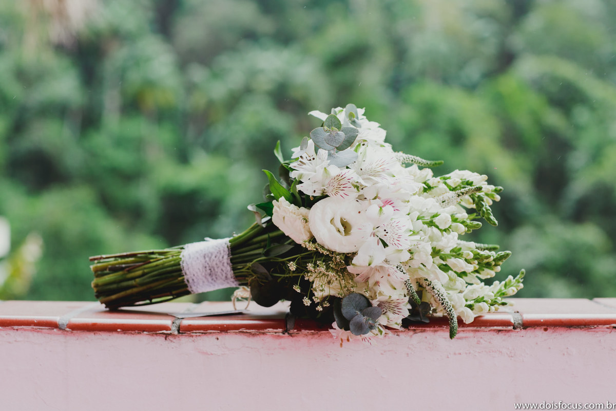 #mansaorosa #noivascariocas #casamento #noivasdobrasil #noivasp #noivario #fotografodecasamento #fotosdecasamento #noivas2020 #noivas2019 #casamentorj #noivasrio #vestidodecasamento #riodejaneiro #lapisdenoiva #vestidodenoiva #penteadosparanoivas 