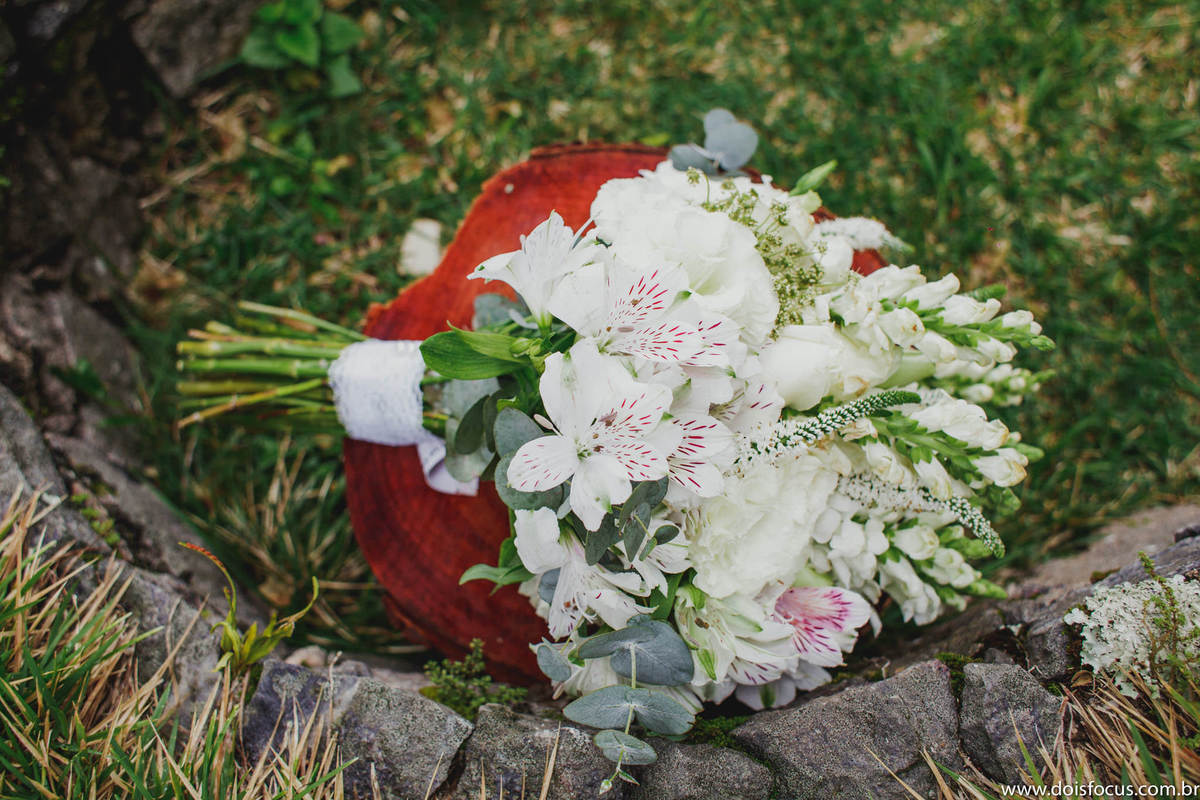 #mansaorosa #noivascariocas #casamento #noivasdobrasil #noivasp #noivario #fotografodecasamento #fotosdecasamento #noivas2020 #noivas2019 #casamentorj #noivasrio #vestidodecasamento #riodejaneiro #lapisdenoiva #vestidodenoiva #penteadosparanoivas 