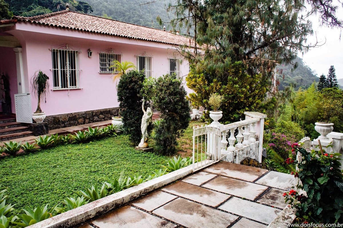 #mansaorosa #noivascariocas #casamento #noivasdobrasil #noivasp #noivario #fotografodecasamento #fotosdecasamento #noivas2020 #noivas2019 #casamentorj #noivasrio #vestidodecasamento #riodejaneiro #lapisdenoiva #vestidodenoiva #penteadosparanoivas 